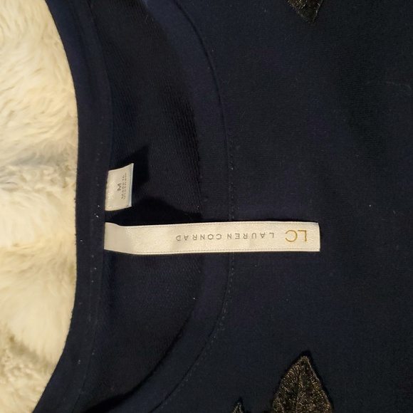Lauren Conrad Dark Navy Ruffle Top Applique M - Picture 5 of 10